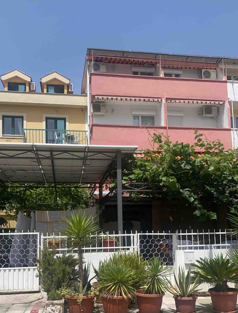 ILIC APARTMENTS Apartment in Budva