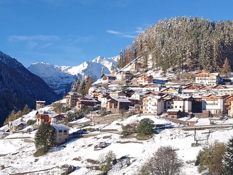 Un balcone sulla Val di Pejo House in Trentino-South Tyrol