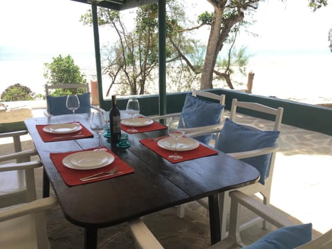 View (from property/room), Balcony/Terrace, Dining area, Sea view
