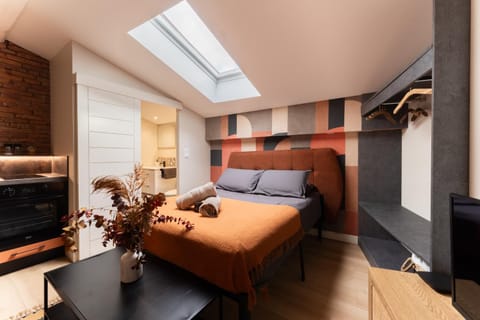 Photo of the whole room, Bedroom