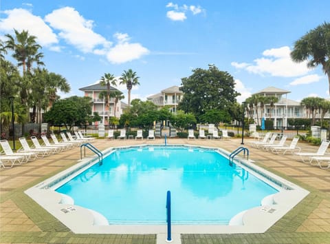 Oceanside home Pvt Beach & Beach Ramp,2 Pools,3 Kings,18 guests - Dolphin Daze House in Miramar Beach