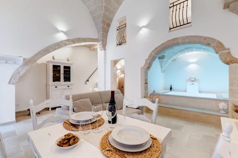 Hot Tub, Living room, Pool view, Swimming pool
