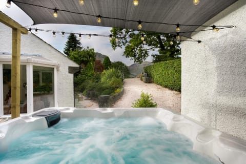 Garden, Hot Tub, Garden view