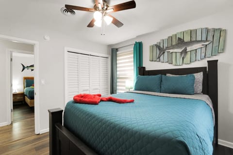 Ocean - 5 Beds Retreat with Pickleball, Arcade, Grill & Beach Access! House in Fort Walton Beach