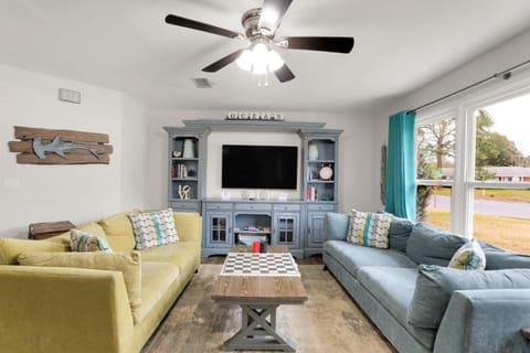 Ocean - 5 Beds Retreat with Pickleball, Arcade, Grill & Beach Access! House in Fort Walton Beach