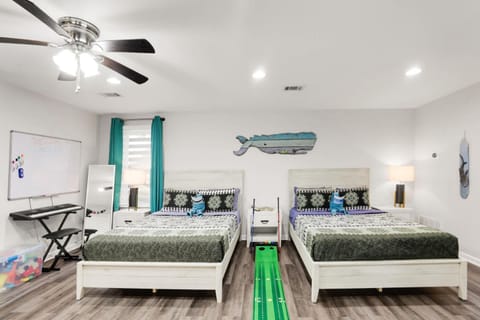 Ocean - 5 Beds Retreat with Pickleball, Arcade, Grill & Beach Access! House in Fort Walton Beach