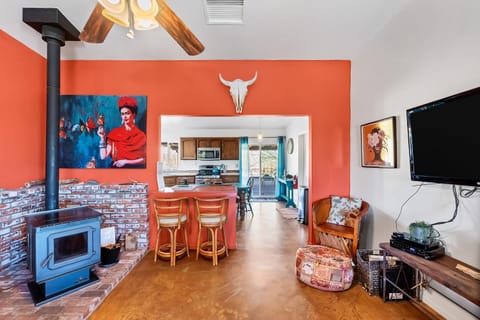 Kitchen or kitchenette, Living room, Dining area, flat iron