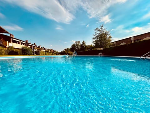 Swimming pool, Swimming pool