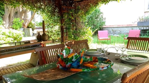 Patio, Garden, Breakfast