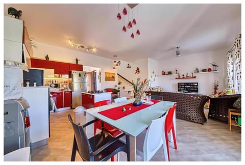 Living room, Breakfast