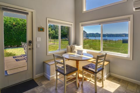 Waterfront Hood Canal Cottage Steps to the Beach! House in Hood Canal