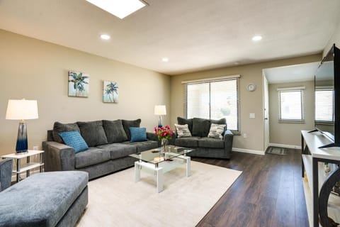 Golfers Oasis! 55 and Sun City West Retreat with Pool House in Sun City West