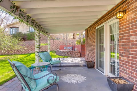 8 Mi to Dtwn Denver Wheat Ridge Gem with Patio Apartment in Wheat Ridge
