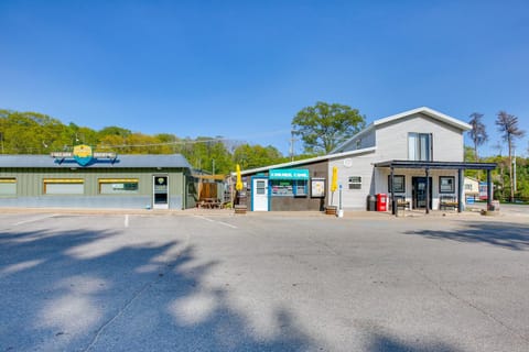 Charming Lake Ann Apartment - Walkable Location! Apartment in Lake Ann