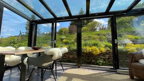 Dining area, Food
