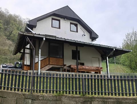 Property building, Facade/entrance, Balcony/Terrace