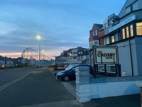 Property building, Neighbourhood, Street view, Location