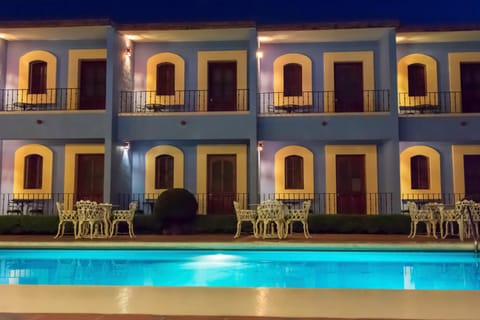 Property building, Swimming pool