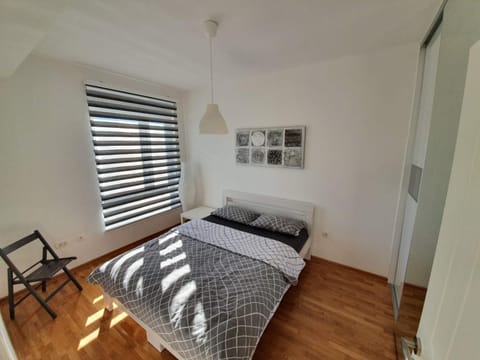 Sunny home in Mostar with a garage! Apartment in Mostar