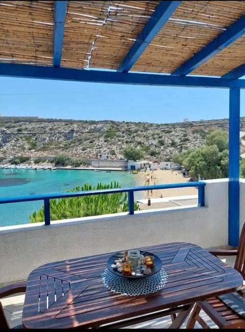 Day, Natural landscape, Balcony/Terrace, Dining area, Sea view