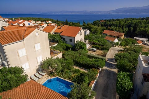 Bird's eye view, Pool view