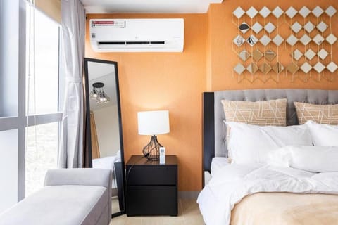 Photo of the whole room, Bedroom, air conditioner