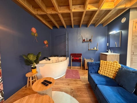 Bathroom, Living room