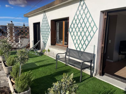 Property building, Patio, Day, Balcony/Terrace, Balcony/Terrace