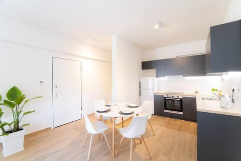 Kitchen or kitchenette, Dining area, pet friendly, stove