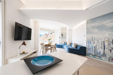 TV and multimedia, Living room, Seating area, air conditioner