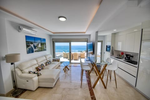 Living room, Sea view
