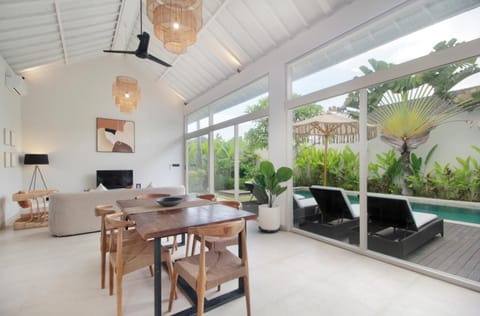 TV and multimedia, Living room, Dining area