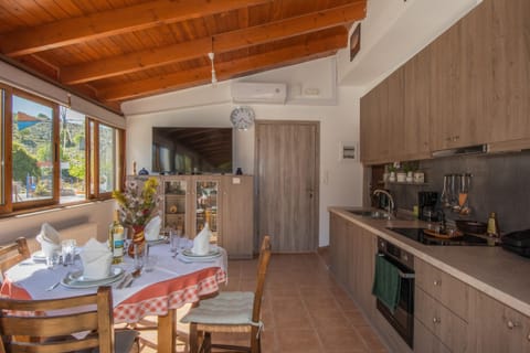Property building, Kitchen or kitchenette, Living room