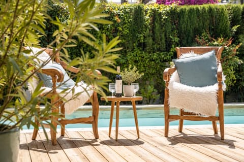 Day, Garden, Swimming pool, furniture