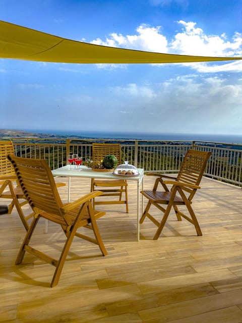 Balcony/Terrace, City view, Garden view, Mountain view, Sea view