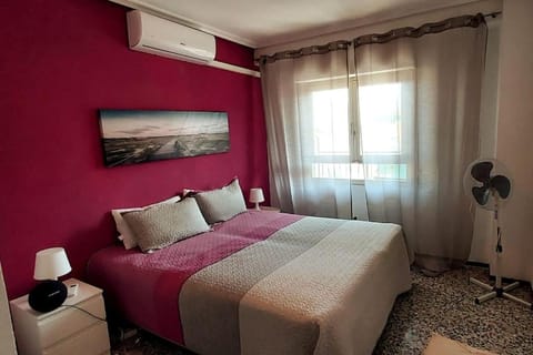 Bed, Photo of the whole room, Bedroom, air conditioner