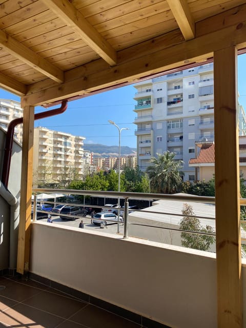 View (from property/room), Balcony/Terrace, City view