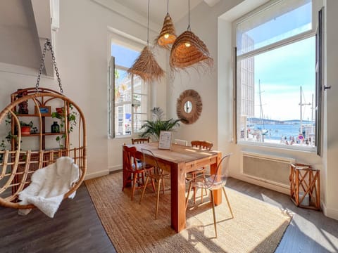 Élégant T3 Central avec Vue sur le Port de Toulon Apartment in Toulon