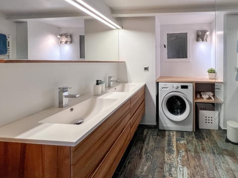 towels, washing machine