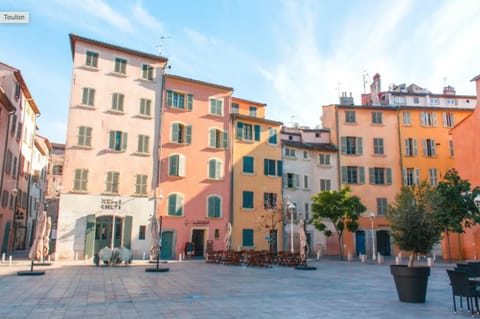 Élégant T3 Central avec Vue sur le Port de Toulon Apartment in Toulon