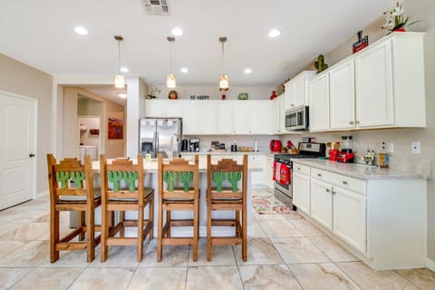 Cookout Ready! San Tan Valley Gem with Resort Perks House in Johnson Ranch