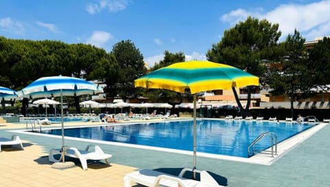 Summer, Swimming pool