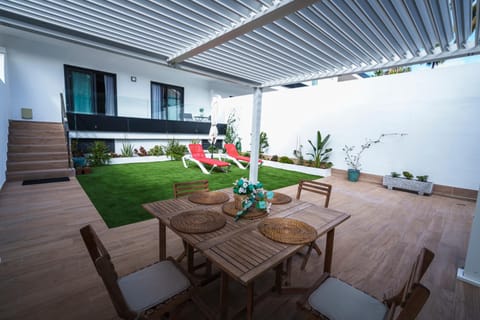 Garden, Balcony/Terrace, Dining area, sunbed