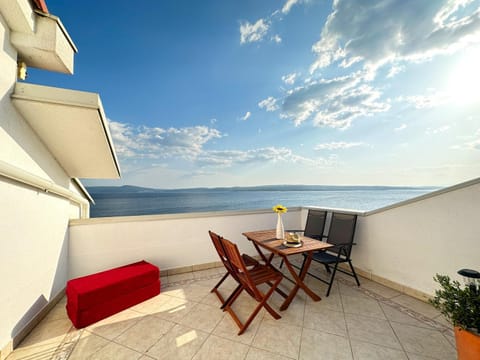 Day, View (from property/room), Balcony/Terrace, Seating area, Sea view, sunbed