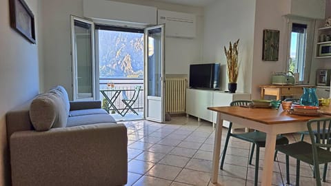 TV and multimedia, Balcony/Terrace, Living room, Dining area