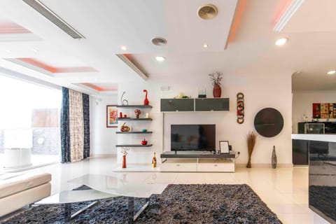 Oceanfront 3BR Penthouse Luxury & Views in Sliema Apartment in Sliema