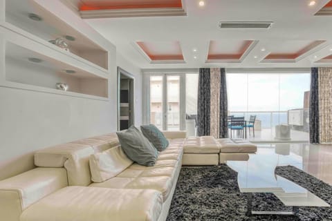 Oceanfront 3BR Penthouse Luxury & Views in Sliema Apartment in Sliema