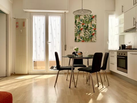 Kitchen or kitchenette, Living room, Dining area, pet friendly