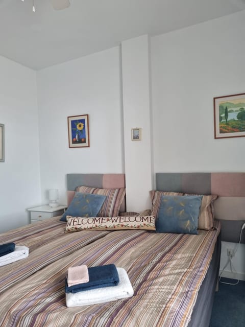 Bed, Photo of the whole room, towels