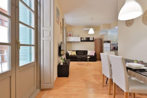 TV and multimedia, Balcony/Terrace, Kitchen or kitchenette, Living room, Dining area